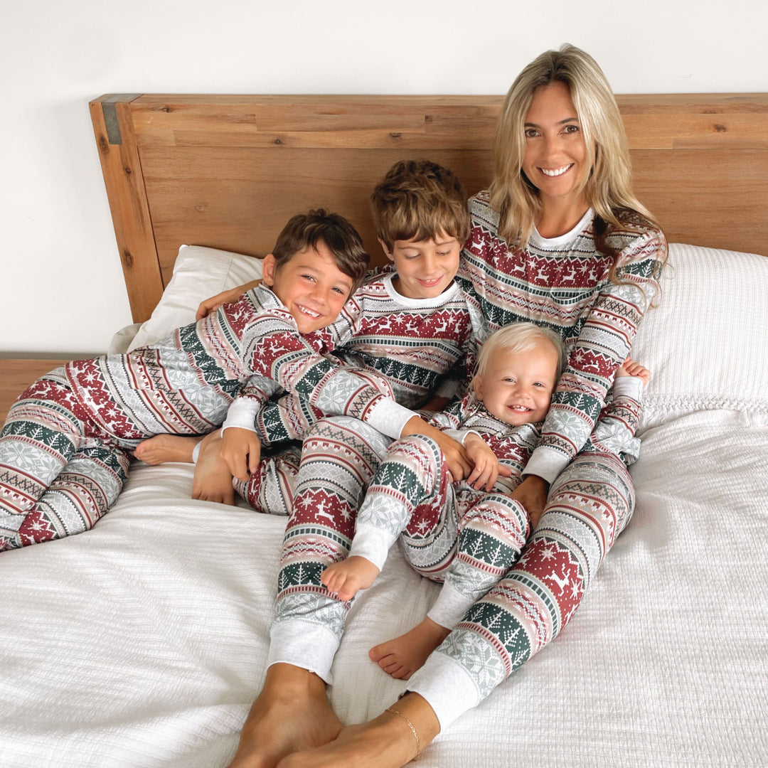 Bijpassende familie kerstthema lange mouw en broek pyjama set