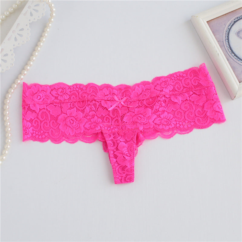 Panty de string de jupe large en dentelle florale