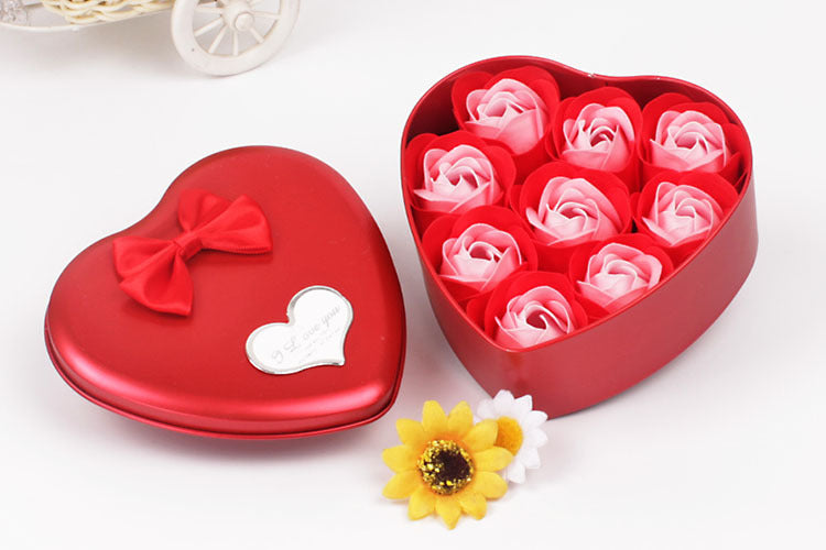 Heart Shaped 9 Mini Flower Rose Gift