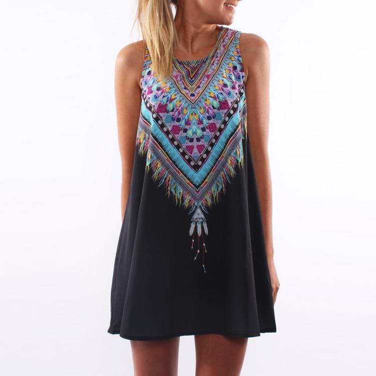 Weißes Tipi-Kleid mit Tribal-Print